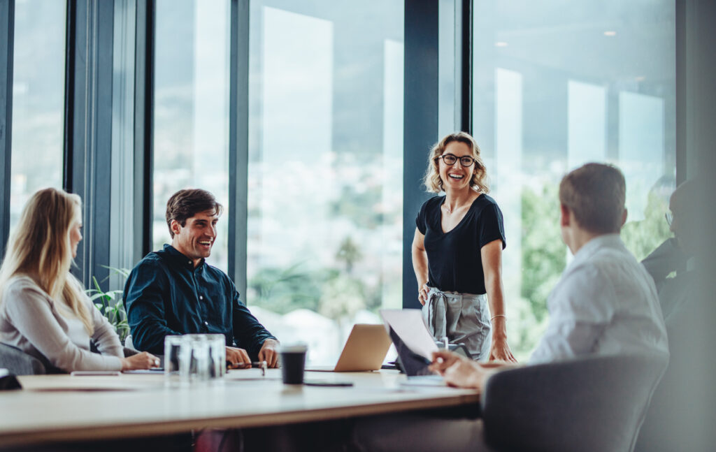 Menschen haben ein Meeting